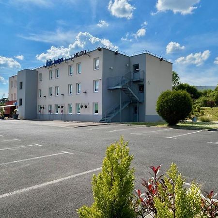 Ibis Budget Ноайон Екстериор снимка